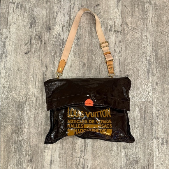 Louis Vuitton *RARE* Raindrop Besase Bag - Picture 2 of 14